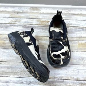 Ulu Cow Print Clogs Size 8